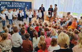 Obchody Dnia Edukacji Narodowej w samorządowych plac&oacute;wkach oświaty. 40