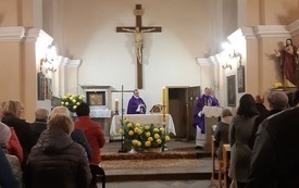 Dzień Zaduszny na cmentarzu parafialnym we Włoszczowie. 9