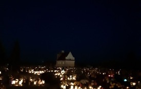 Dzień Zaduszny na cmentarzu parafialnym we Włoszczowie. 17