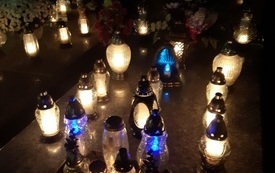 Dzień Zaduszny na cmentarzu parafialnym we Włoszczowie. 26