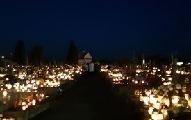 Dzień Zaduszny na cmentarzu parafialnym we Włoszczowie. 30