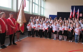 Samorządowe plac&oacute;wki oświaty uczciły Narodowe Święto Niepodległości. 2