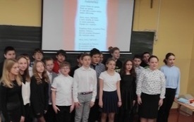 Samorządowe plac&oacute;wki oświaty uczciły Narodowe Święto Niepodległości. 8