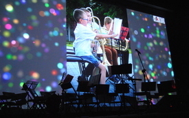 Publiczność miała niepowtarzalną okazję, żeby wysłuchać przygotowanego specjalnie na&nbsp;tę okazję koncertu, przeplatanego przem&oacute;wieniami, gratulacjami. 36