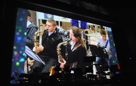 Publiczność miała niepowtarzalną okazję, żeby wysłuchać przygotowanego specjalnie na&nbsp;tę okazję koncertu, przeplatanego przem&oacute;wieniami, gratulacjami. 59