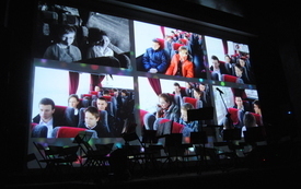 Publiczność miała niepowtarzalną okazję, żeby wysłuchać przygotowanego specjalnie na&nbsp;tę okazję koncertu, przeplatanego przem&oacute;wieniami, gratulacjami. 61