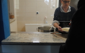 Stoł&oacute;wka jest czynna od poniedziałku do piątku w&nbsp;godzinach 10.30 - 13.00. 3