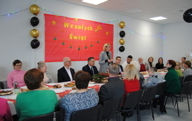 Ponad 30 członk&oacute;w senioralnych organizacji spotkało się dzisiaj na&nbsp;wsp&oacute;lnym opłatku w&nbsp;Gminnym Klubie Seniora przy ul. Pocztowej w&nbsp;mieście.  4