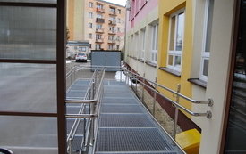 Nowe wejście do Przedszkola Samorządowego nr 2 we Włoszczowie. 4