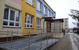 Nowe wejście do Przedszkola Samorządowego nr 2 we Włoszczowie. 6