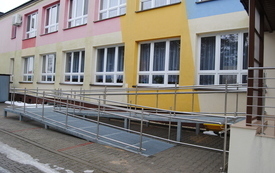 Nowe wejście do Przedszkola Samorządowego nr 2 we Włoszczowie. 7