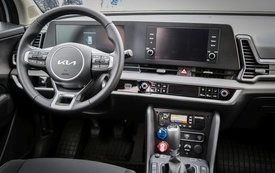  Nieoznakowany radiow&oacute;z marki Kia trafił do włoszczowskich policjant&oacute;w.  3