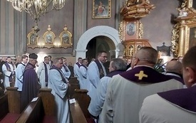 Uroczystości pogrzebowe w Książu Małym. 8