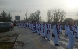 Uroczystości pogrzebowe w Książu Małym. 12