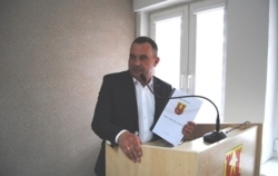 Zdjęcie do Burmistrz Włoszczowy przedstawił radnym Raport...