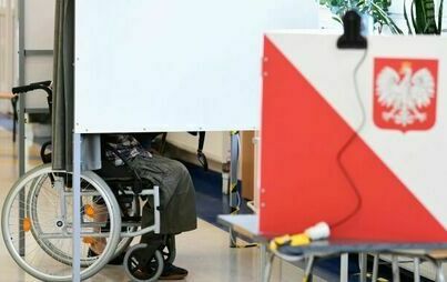 Zdjęcie do Uprawnienia niepełnosprawnych wyborc&oacute;w. Transport do lokali wyborczych