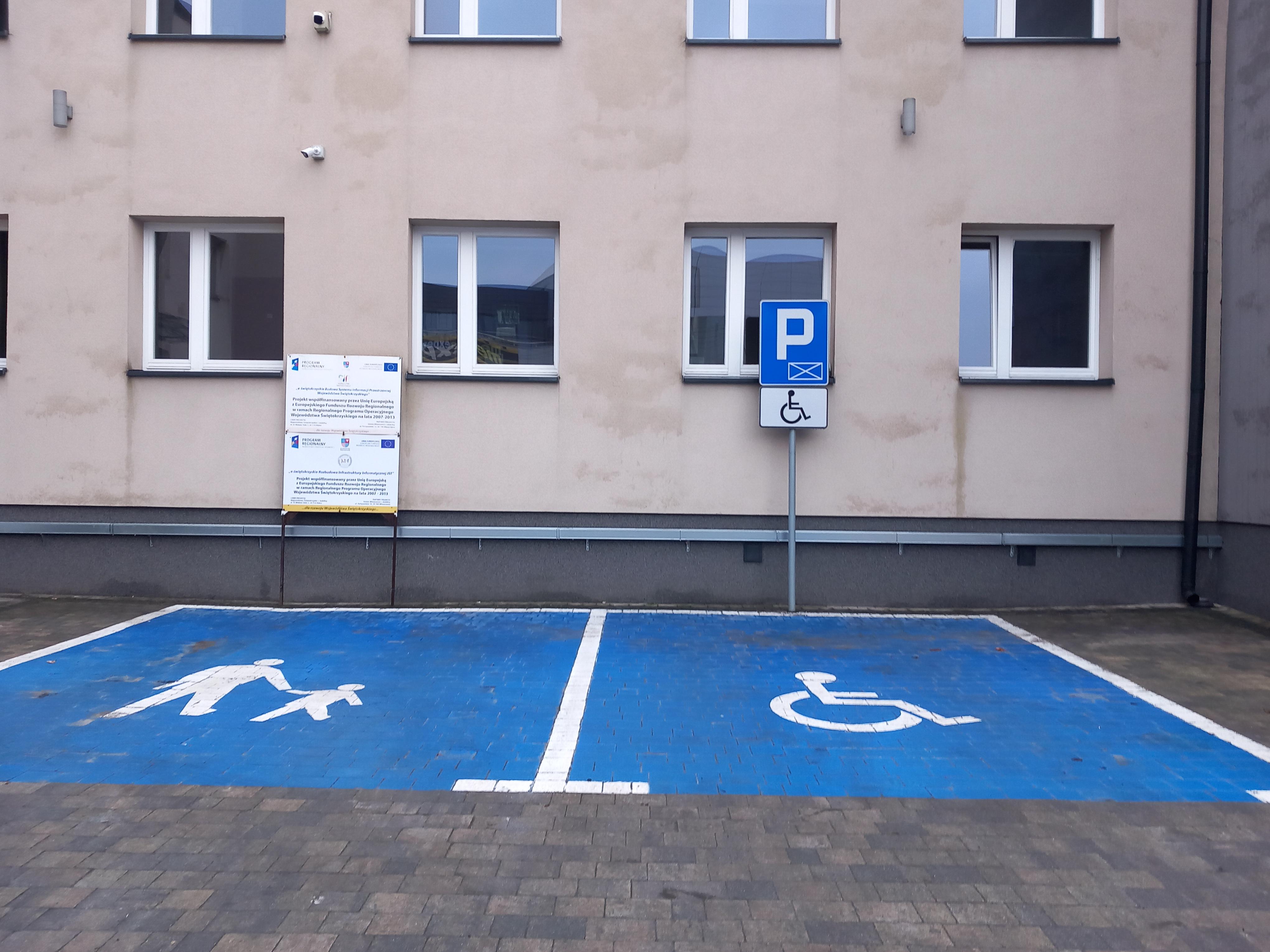 parking_pod_uzredem_gminy_dla_rodzica_i_dziecka