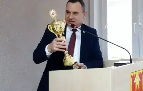 Zdjęcie do Sesja Rady Miejskiej. Burmistrz Grzegorz Dziubek podziękował krwiodawcom