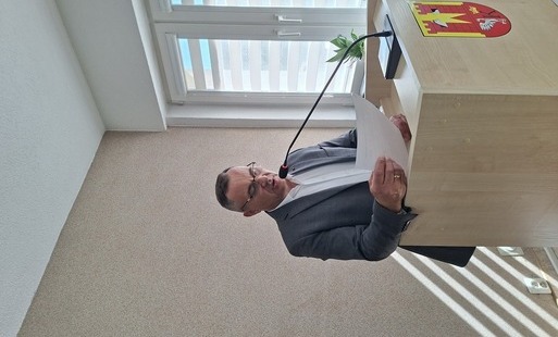 Zdjęcie do Burmistrz Grzegorz Dziubek przedstawił radnym Raport o stanie Gminy Włoszczowa za 2025 rok