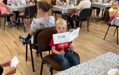 Zdjęcie do Aby być prawdziwą rodziną trzeba wiele troski. Nawet stanąć za nią murem. OPS zakończył kampanię społeczną
