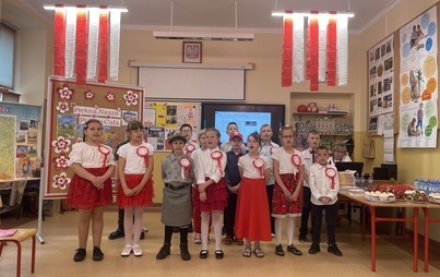 Zdjęcie do Mali patrioci z Jedynki zakończyli dziś projekt &quot;Piękna nasza Polska cała&quot;
