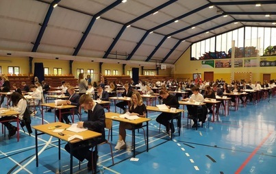 Zdjęcie do Egzamin &oacute;smoklasisty - dziś wyniki