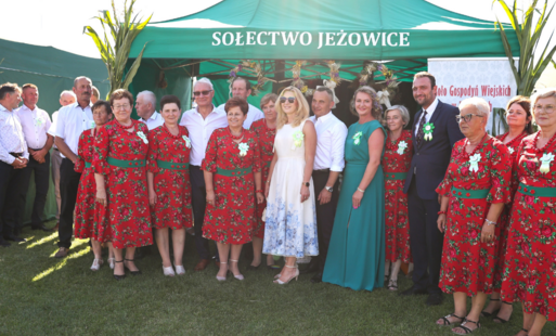 Jeżowice z pięknym wieńcem na Dożynkach Powiatowo-Gminnych