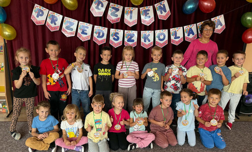 „Przedszkolaki świętują – sport, zabawa i moc radości!”